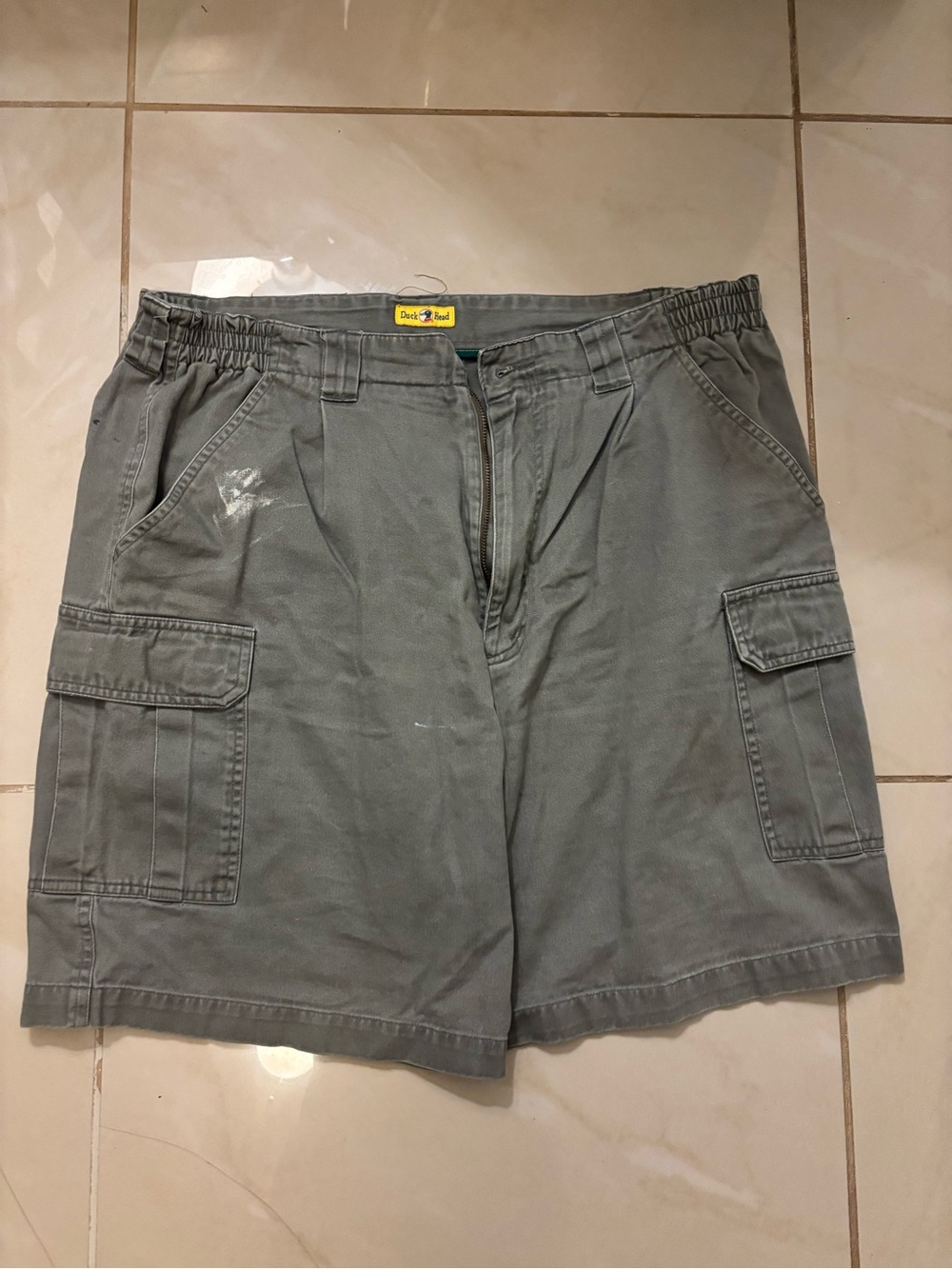 Duck Head Men's Cargo Shorts in Olive
